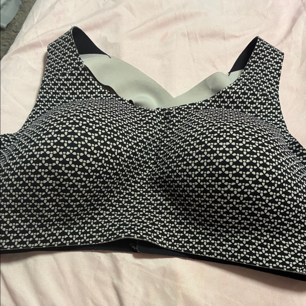 LULULEMON Black & White Patterned Sports Bra